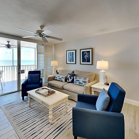 Estero Island Beach Villas 204, Sleeps 8, 2 Bedrooms, Gulf Front, Heated Pool Fort Myers Beach Buitenkant foto