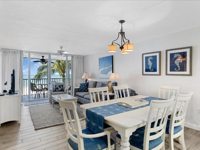 Estero Island Beach Villas 204, Sleeps 8, 2 Bedrooms, Gulf Front, Heated Pool Fort Myers Beach Buitenkant foto