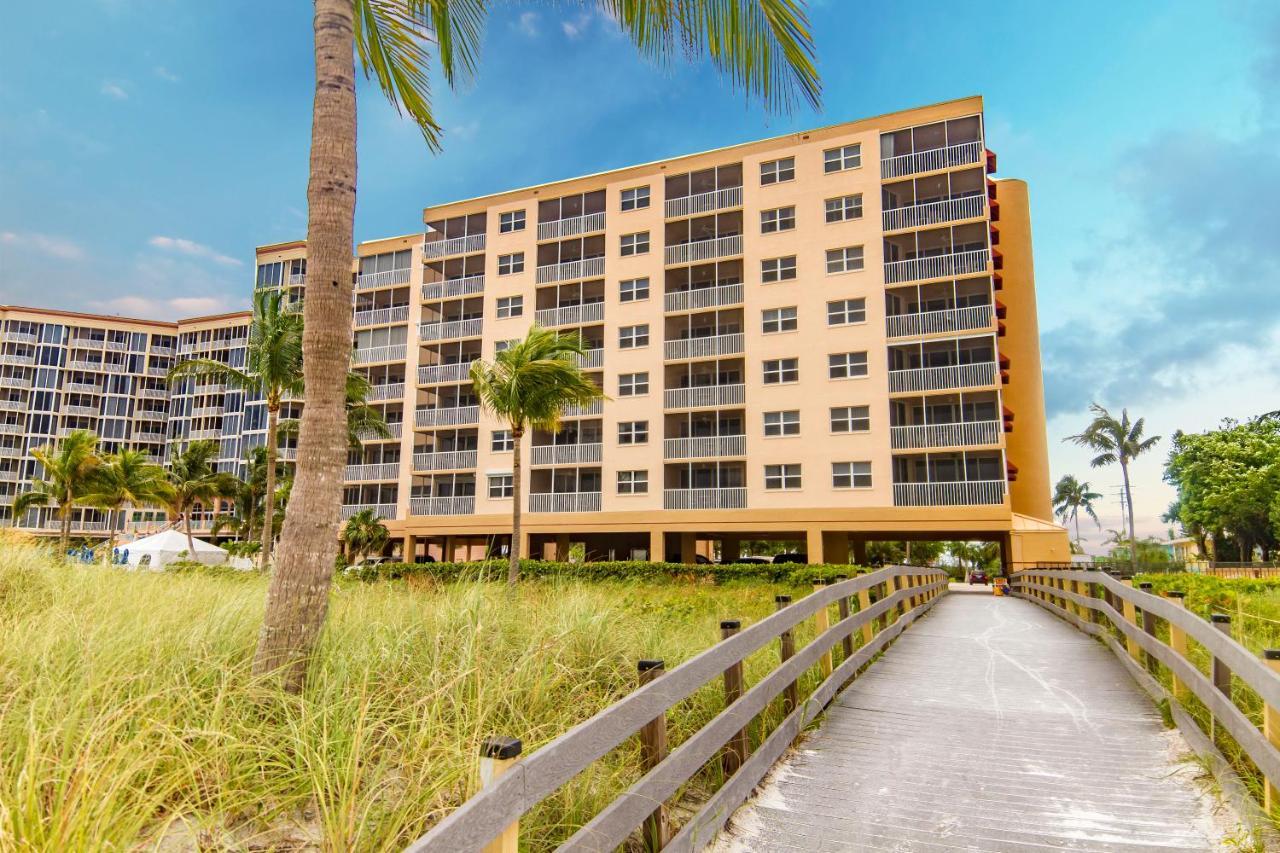 Estero Island Beach Villas 204, Sleeps 8, 2 Bedrooms, Gulf Front, Heated Pool Fort Myers Beach Buitenkant foto