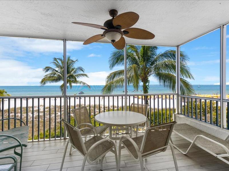 Estero Island Beach Villas 204, Sleeps 8, 2 Bedrooms, Gulf Front, Heated Pool Fort Myers Beach Buitenkant foto