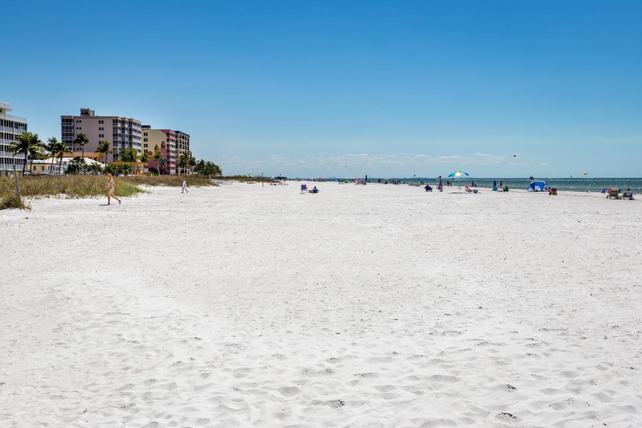 Estero Island Beach Villas 204, Sleeps 8, 2 Bedrooms, Gulf Front, Heated Pool Fort Myers Beach Buitenkant foto