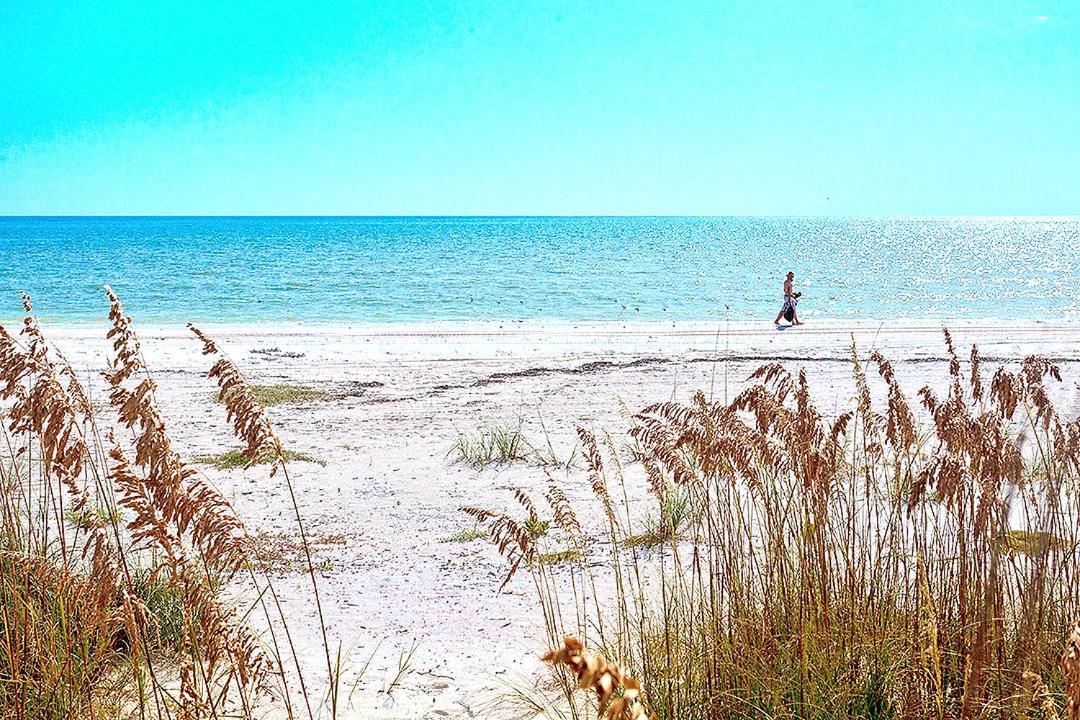 Estero Island Beach Villas 204, Sleeps 8, 2 Bedrooms, Gulf Front, Heated Pool Fort Myers Beach Buitenkant foto