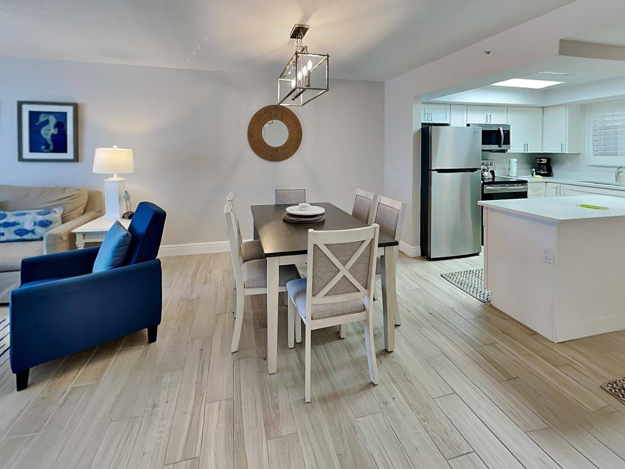 Estero Island Beach Villas 204, Sleeps 8, 2 Bedrooms, Gulf Front, Heated Pool Fort Myers Beach Buitenkant foto